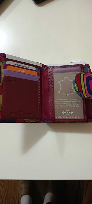 Продавам Дамско портмоне