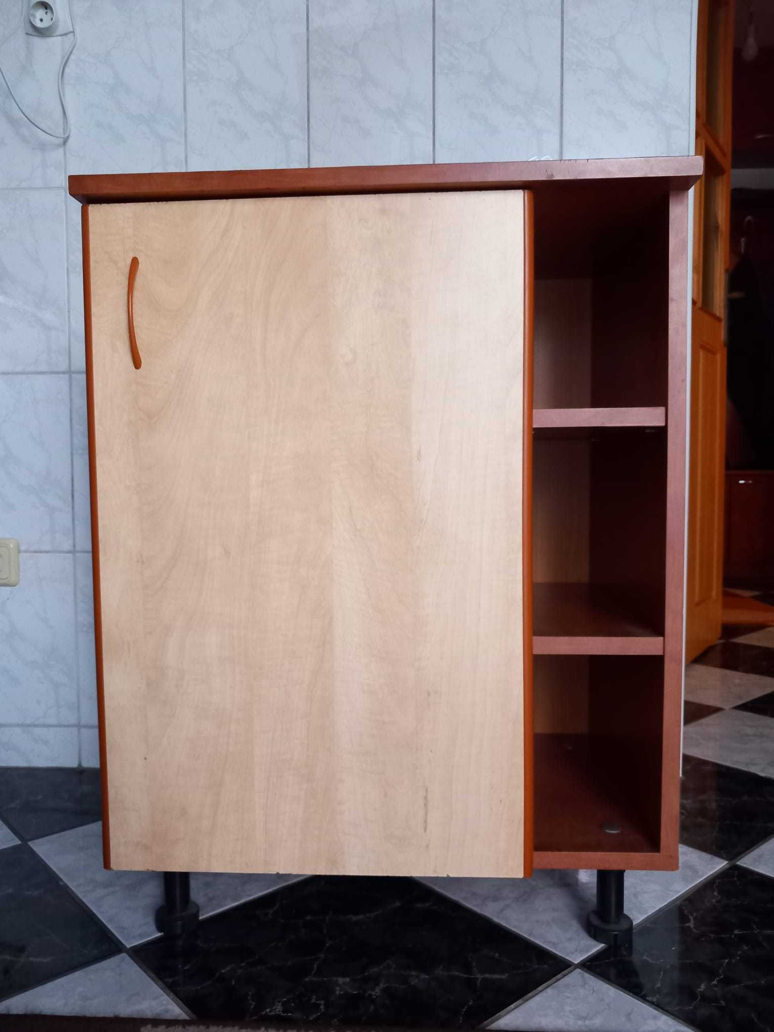 Mobilier bucatarie  cu dimensiuni   80  X   60  X  38