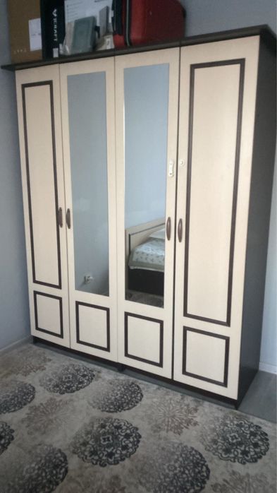 Б/у спальня: кровать + шкаф + тумбочка +комод, готовый комплект