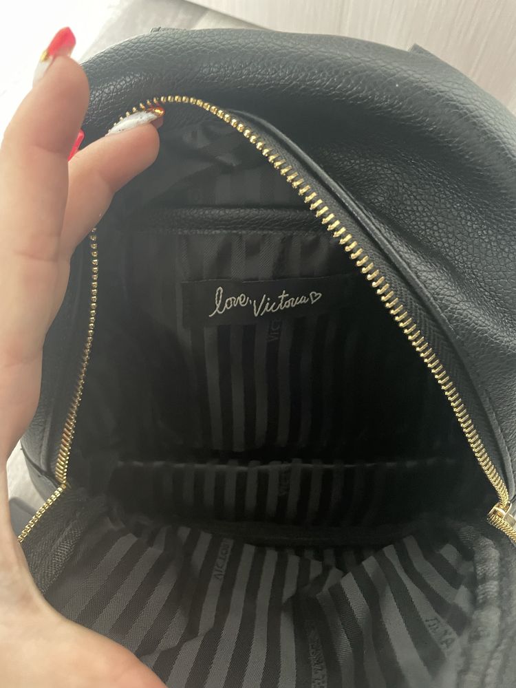 Раница на Victoria’s secret