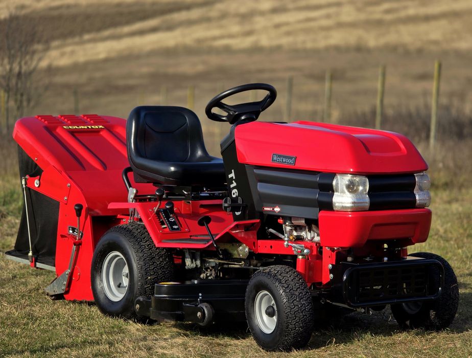 Tractoras gazon iarba Profesional Westwood +tocator scarificator 3 cut