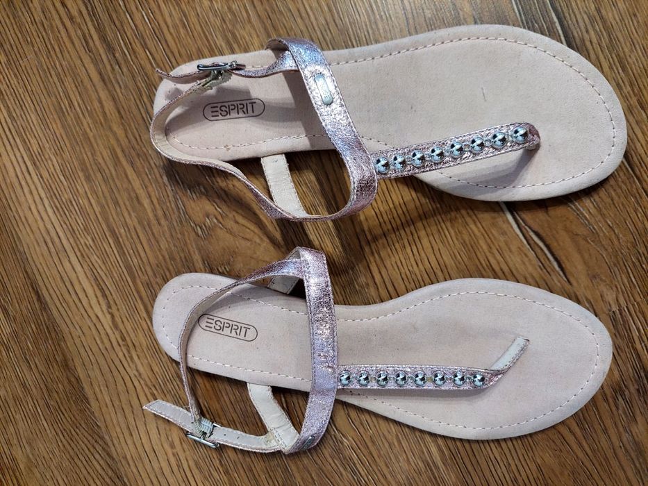 Sandale cu talpa joasa