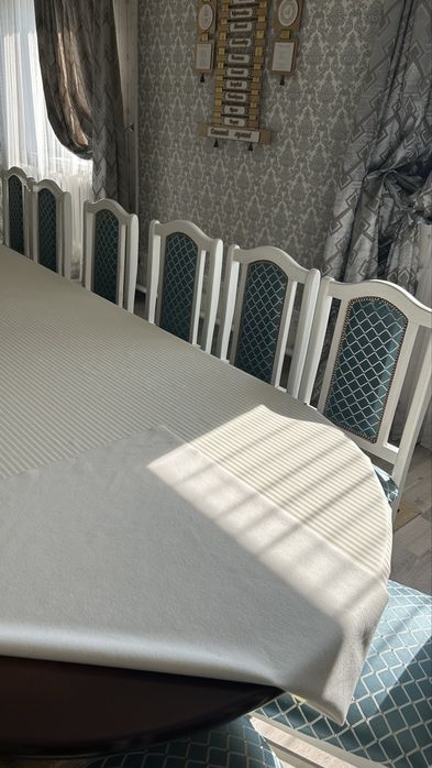 Стол со стульями