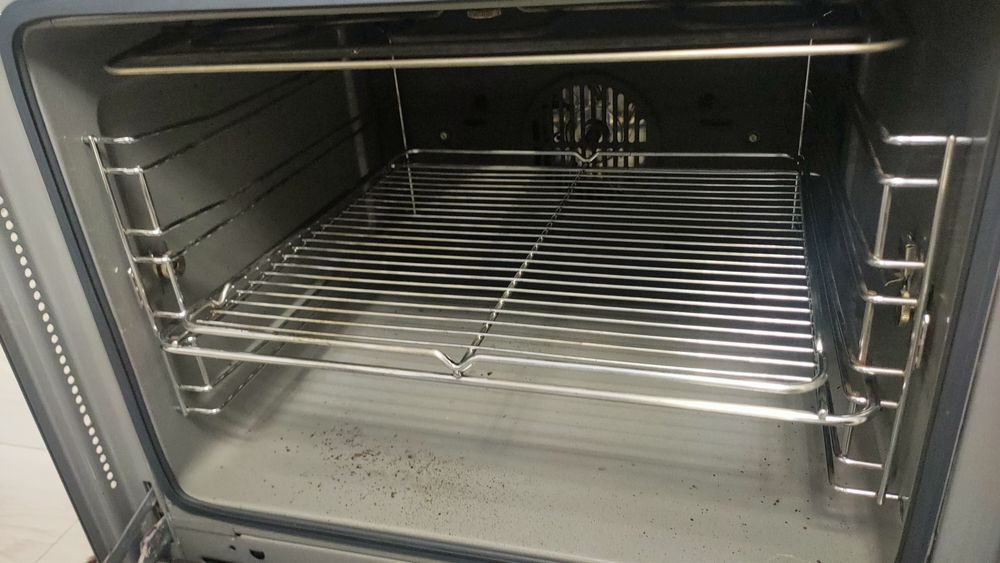 Vand cuptor electric MIELE