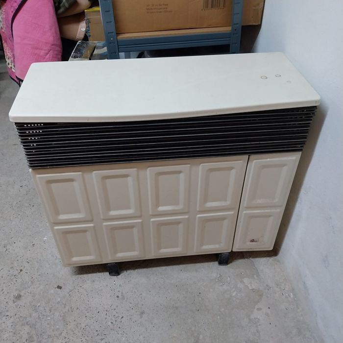 Vând 2 convectoare pe gaz