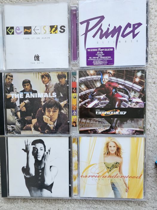 Оригинални компакт дискове от лична колекция