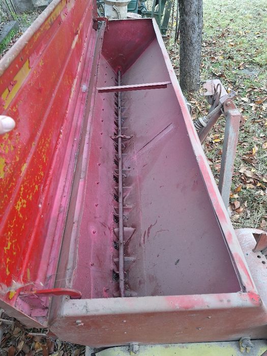 Vând utilaje dupã rtactor 445