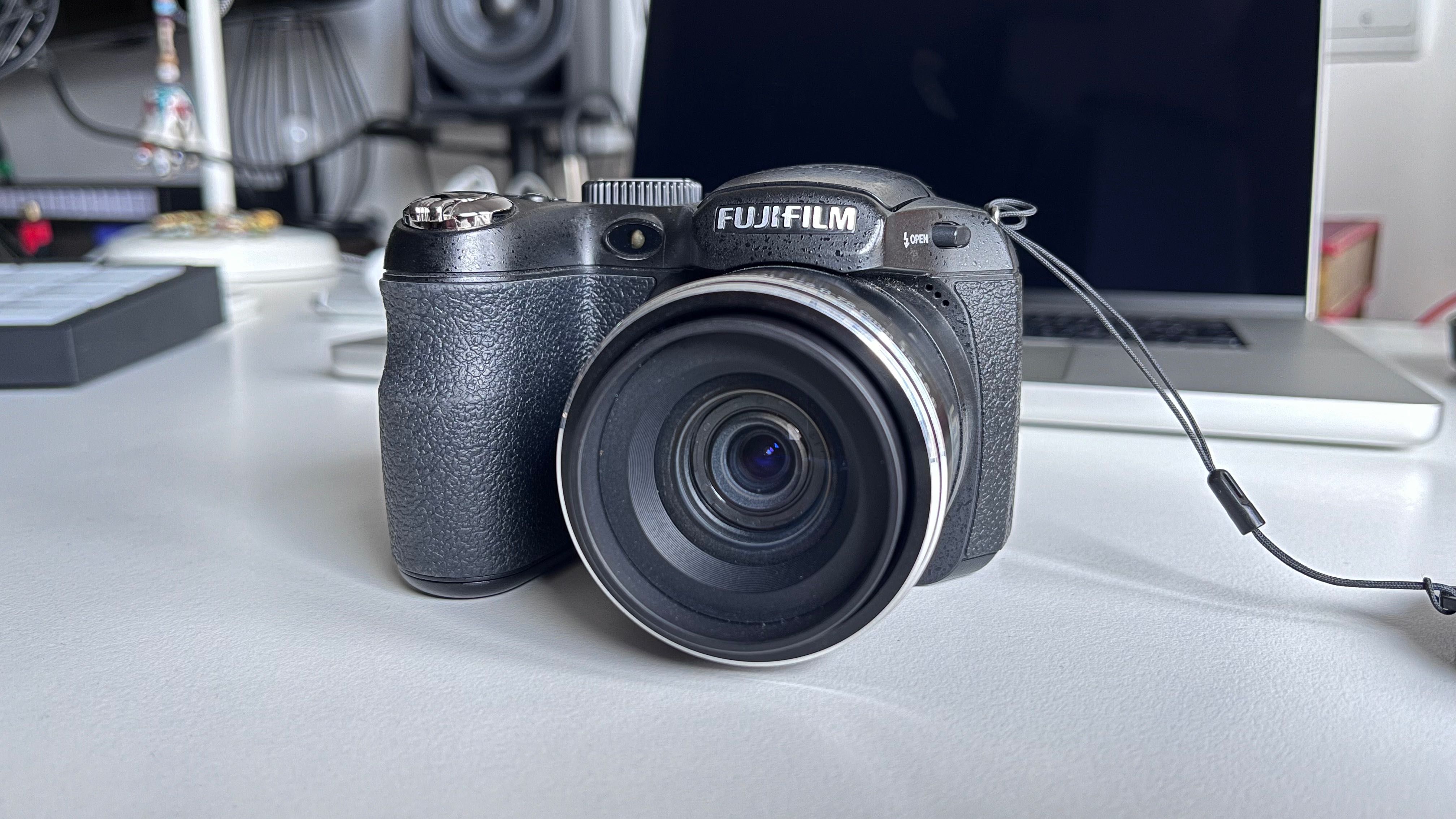 Aparat Foto Fujifilm Finepix S1700