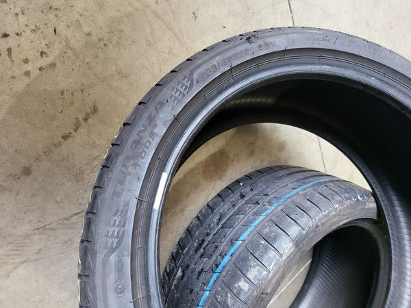 235/40/19 BRIDGESTONE 2бр