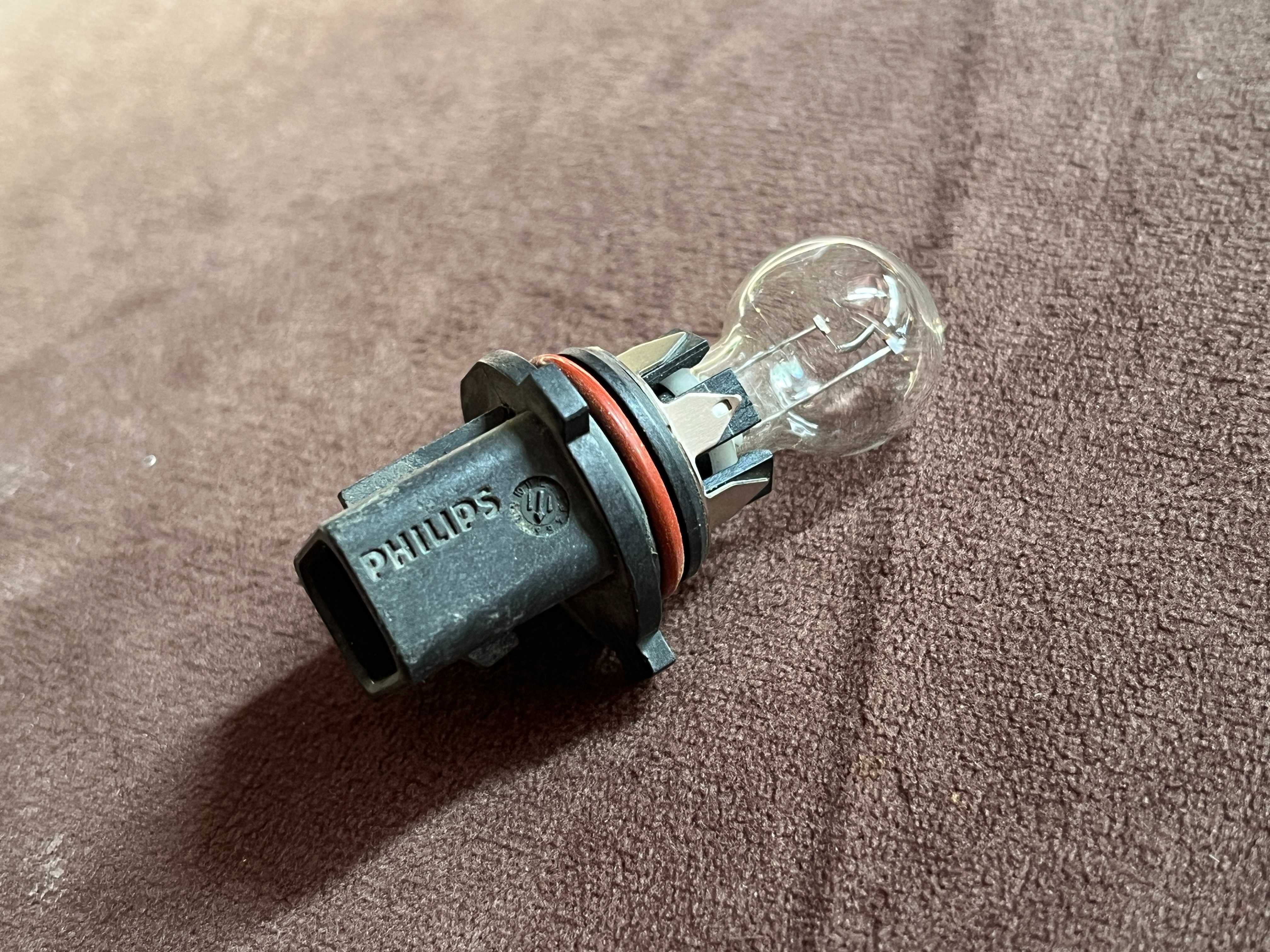 Крушка за мигач Пежо 508 от 2012 г - Philips P13W