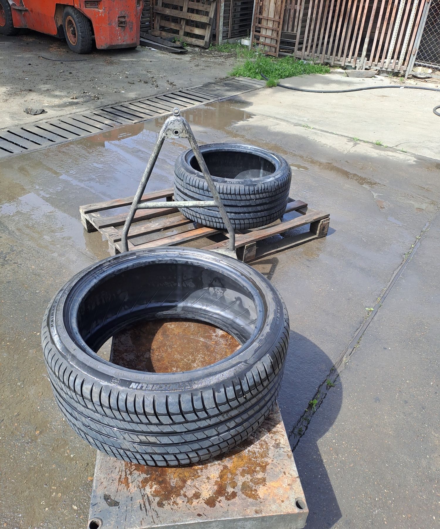 Продавам гуми 2бр Michelin Run Flat 275 35 19"