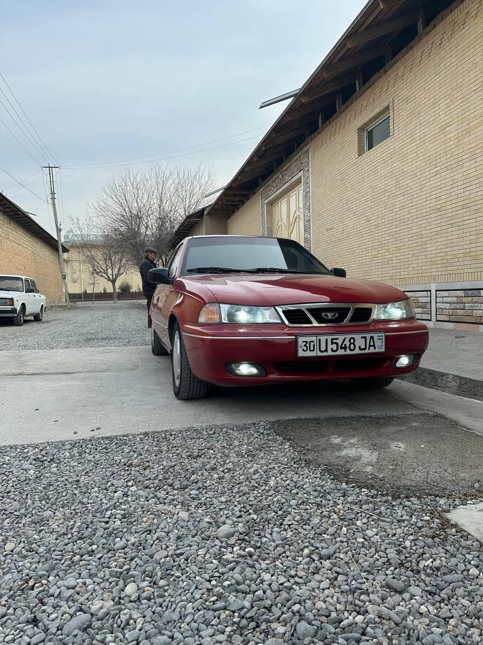 Nexia 1 sotiladi tiniq xolada