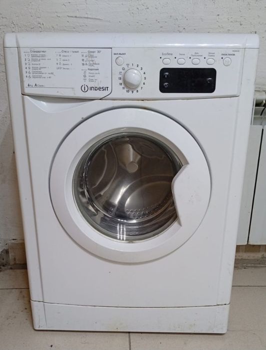 Продам стиральная машина автомат Самсунг 6 кг Работает шумит барабан.Ю