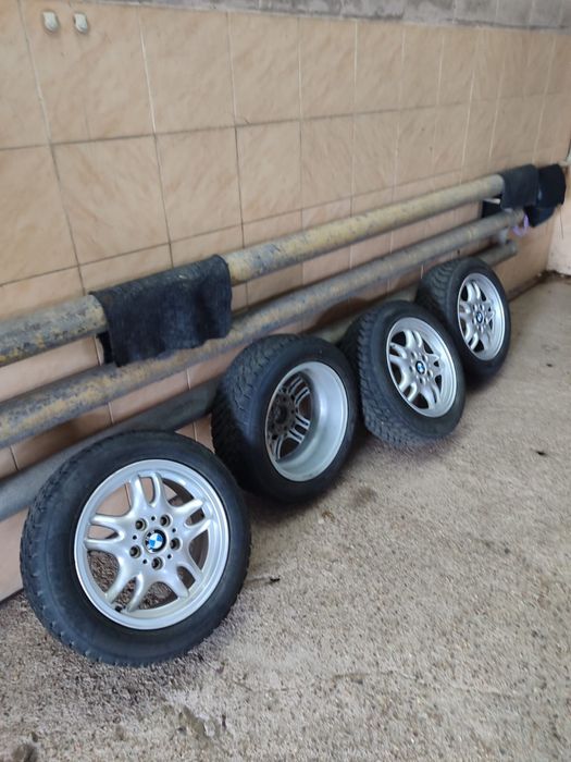 Продам резину зимнюю резину с дисками на БМВ