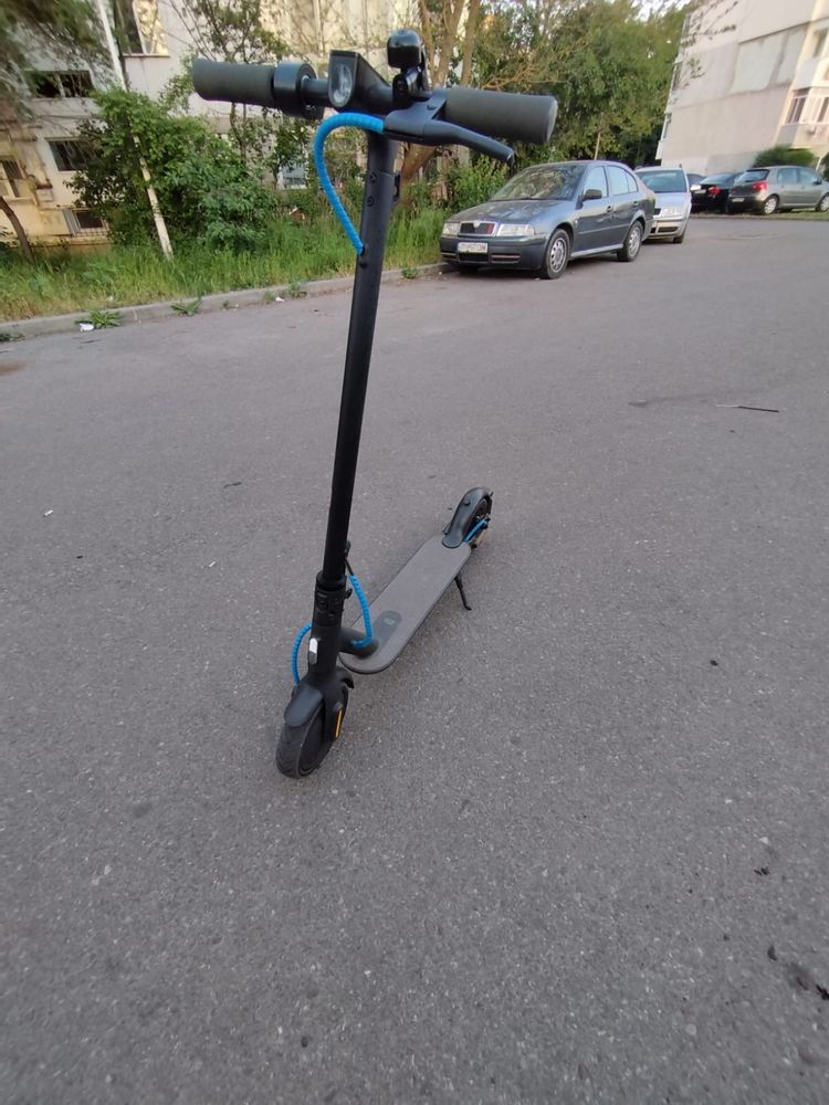 Vand trotineta xiaomi cu incarcator original