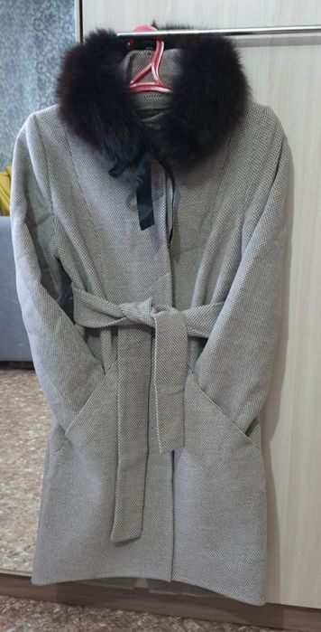 Продам демисезонное пальто