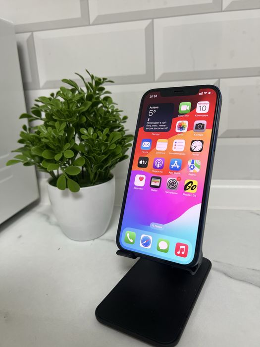 iPhone 12 64. Гб