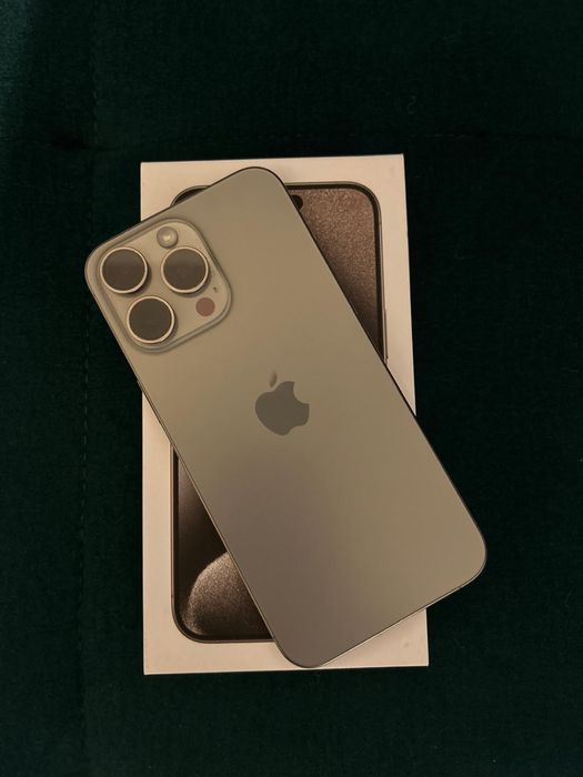 Vand Iphone 15 Pro Max