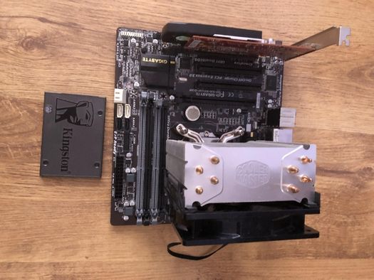 Kit PC Procesor i5 4670k, Placa video Nividia 2 GB, SSD Kingston 240 G