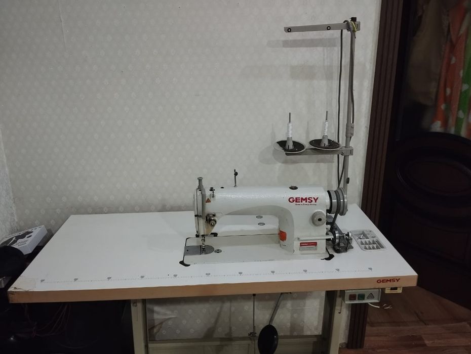 Продам промышленную швейную машину Gemsy