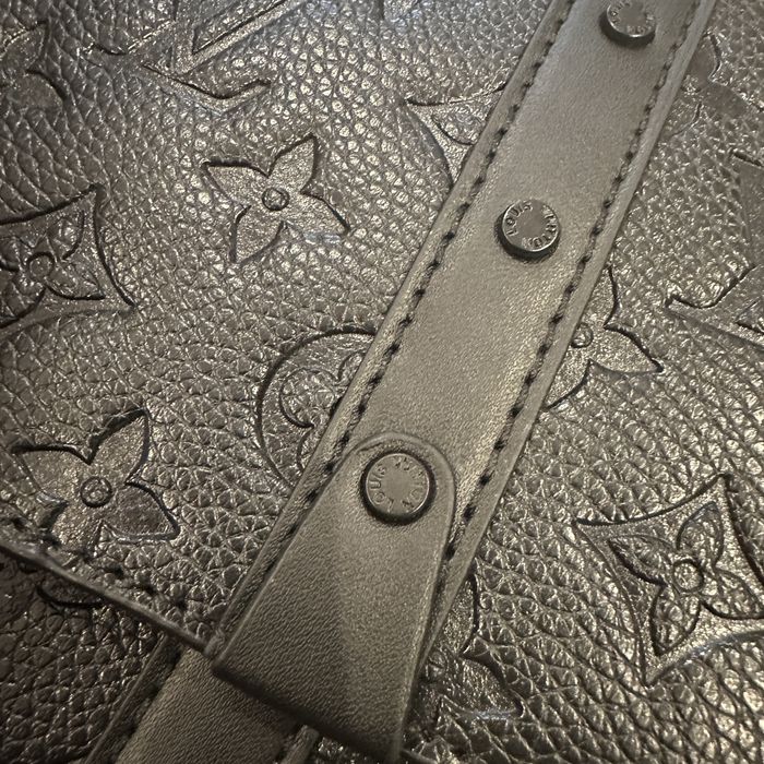 Geanta Louis Vuitton neagra noua