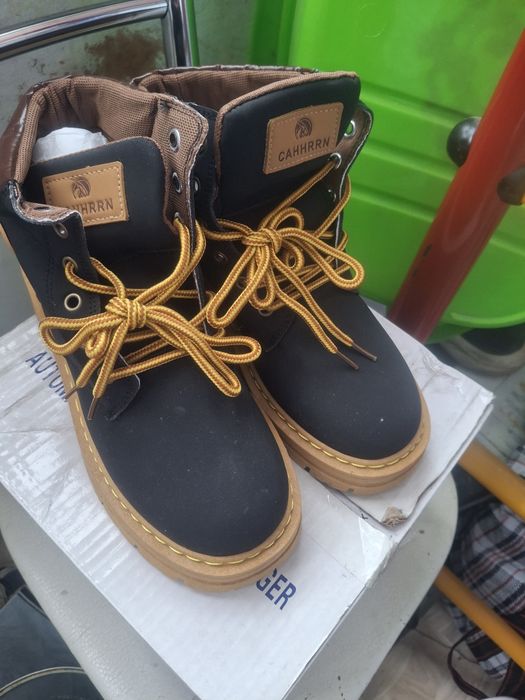 Продам демисезонные сапоги