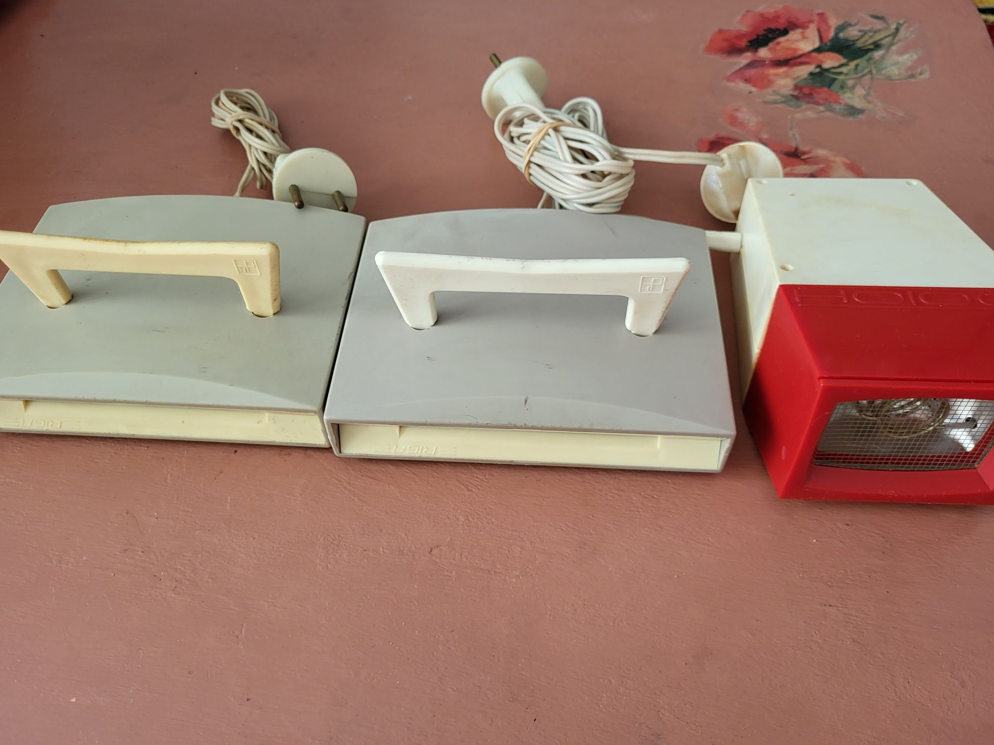 Lot 3 aparate portabile sovietice de ionizare a aerului