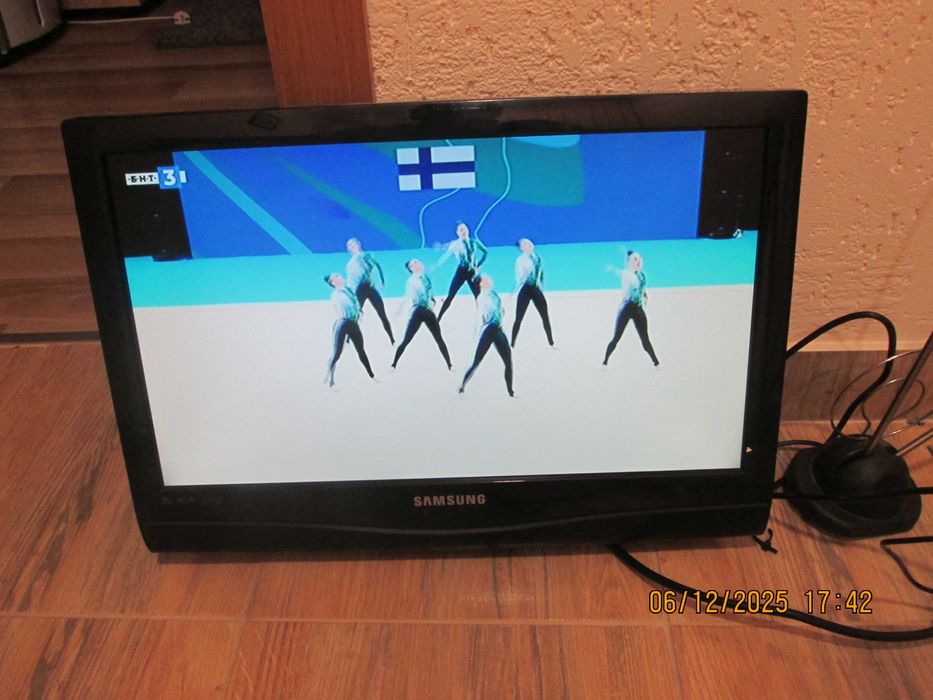 телевизор - samsung - 19 инча