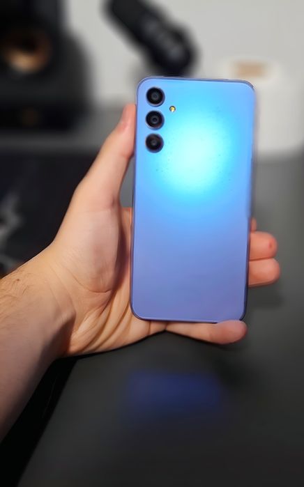 Телефон Samsung Galaxy A34 5G —работещ, с леко напукано стъкло