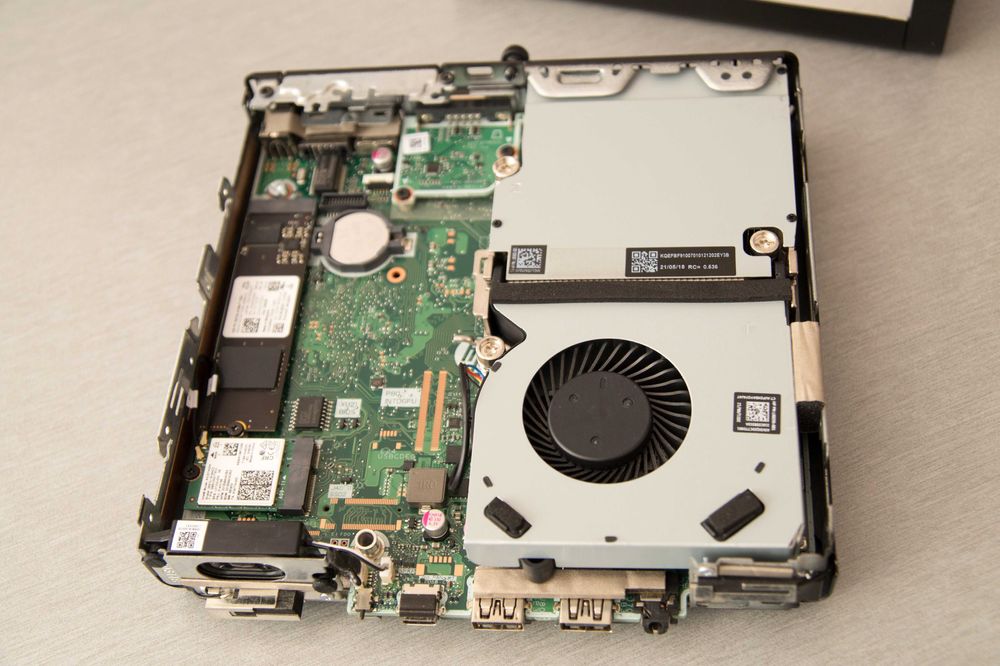 HP ProDesk 400 G6 Mini / i3-10100T / 256GB / 16GB / UHD 630 / Wi-Fi