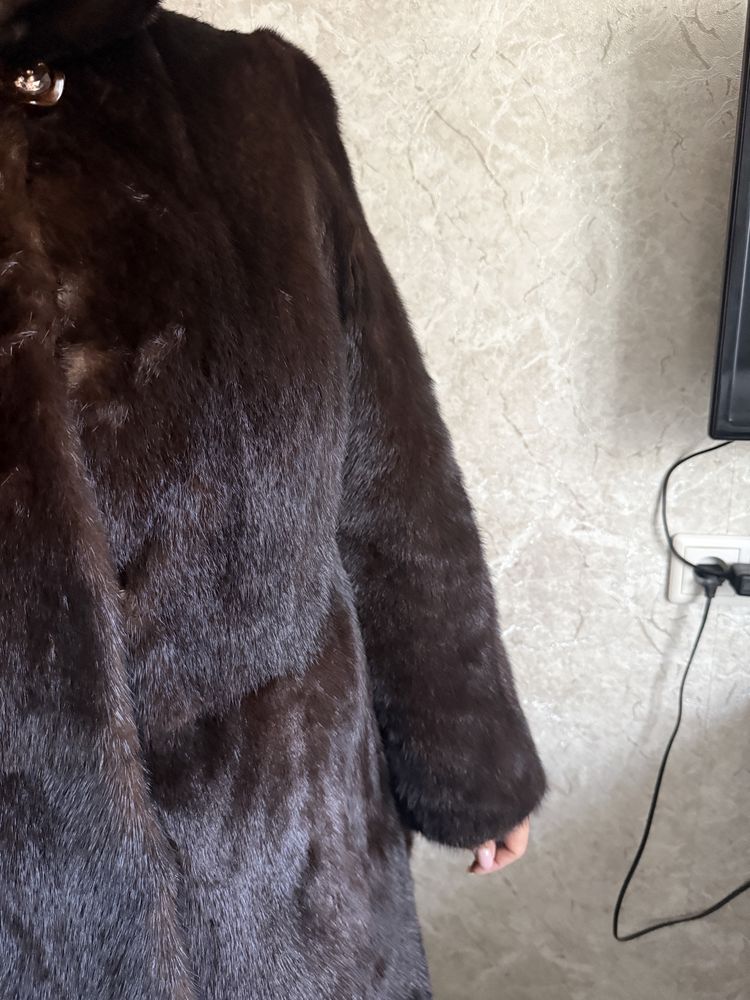 Продам норковую шубу