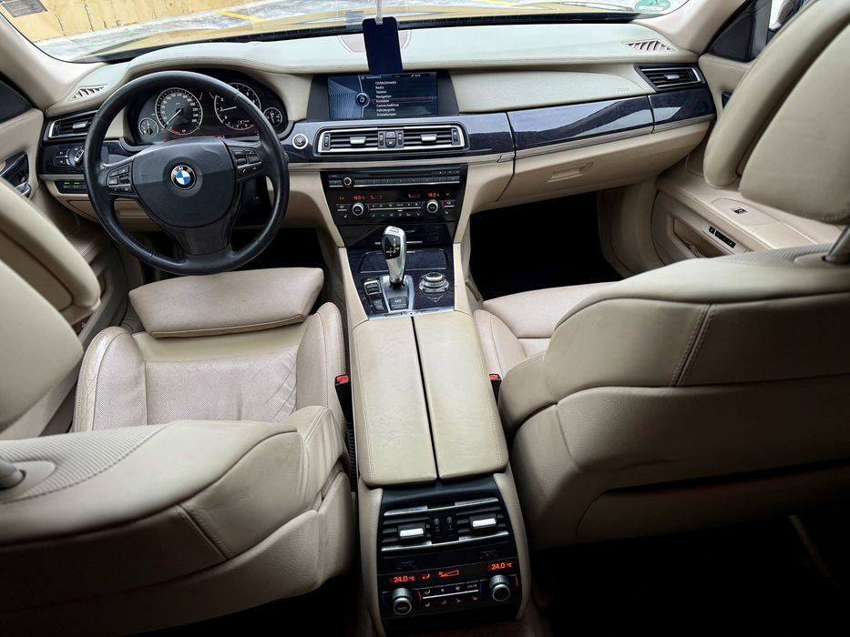 Vand Bmw f01 740i(3.0 biturbo )