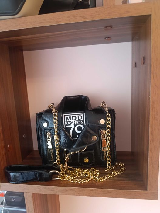 Чанта яке лачена