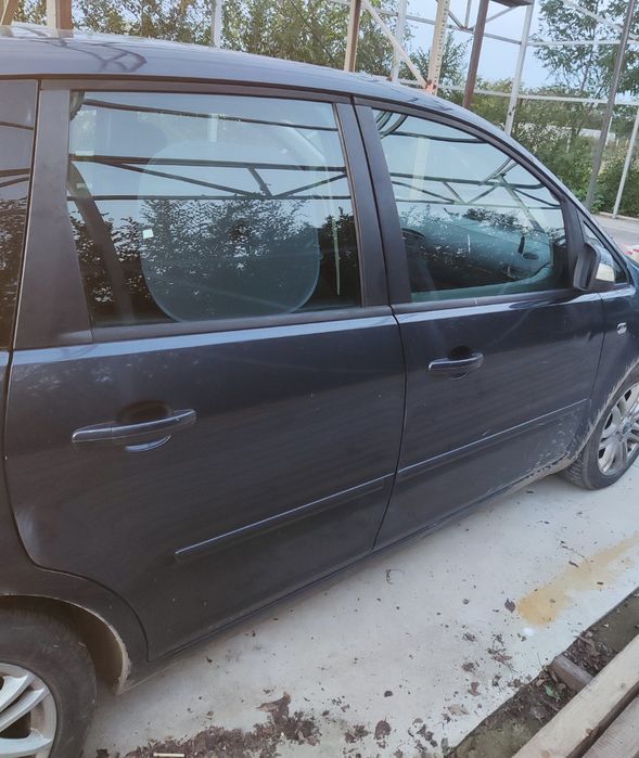 vînd caroserie aproape completa făra motor Ford C max 2009