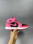 Air JORDAN 1 Coral Chalk , cumperi 2 perechi --> CADOU tricou CAVALLI