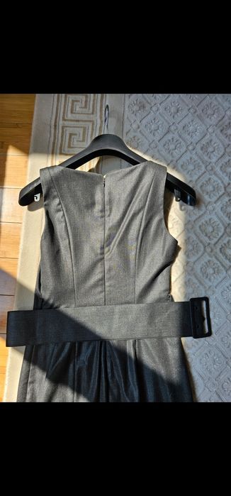 Vând rochie model office gri satinat