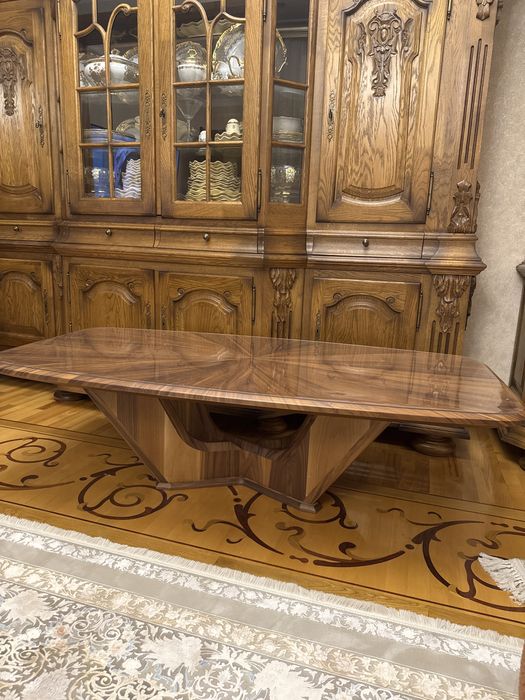 Продамм новый журнальный столик!