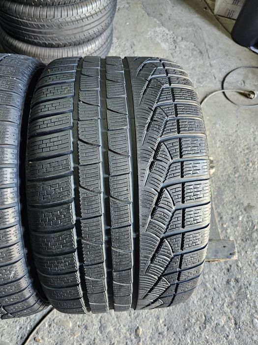2 anvelope iarna 295 35 19 Pirelli