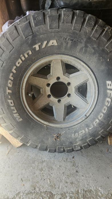 Джанти със гуми 6х139.7 15