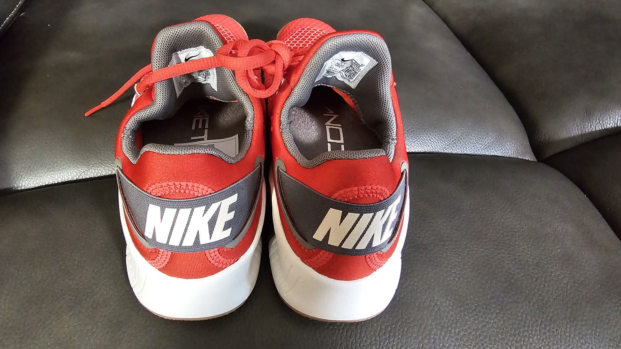 CT3886-602 Nike Free Metcon 4 нови оригинални внос Англия номер 36