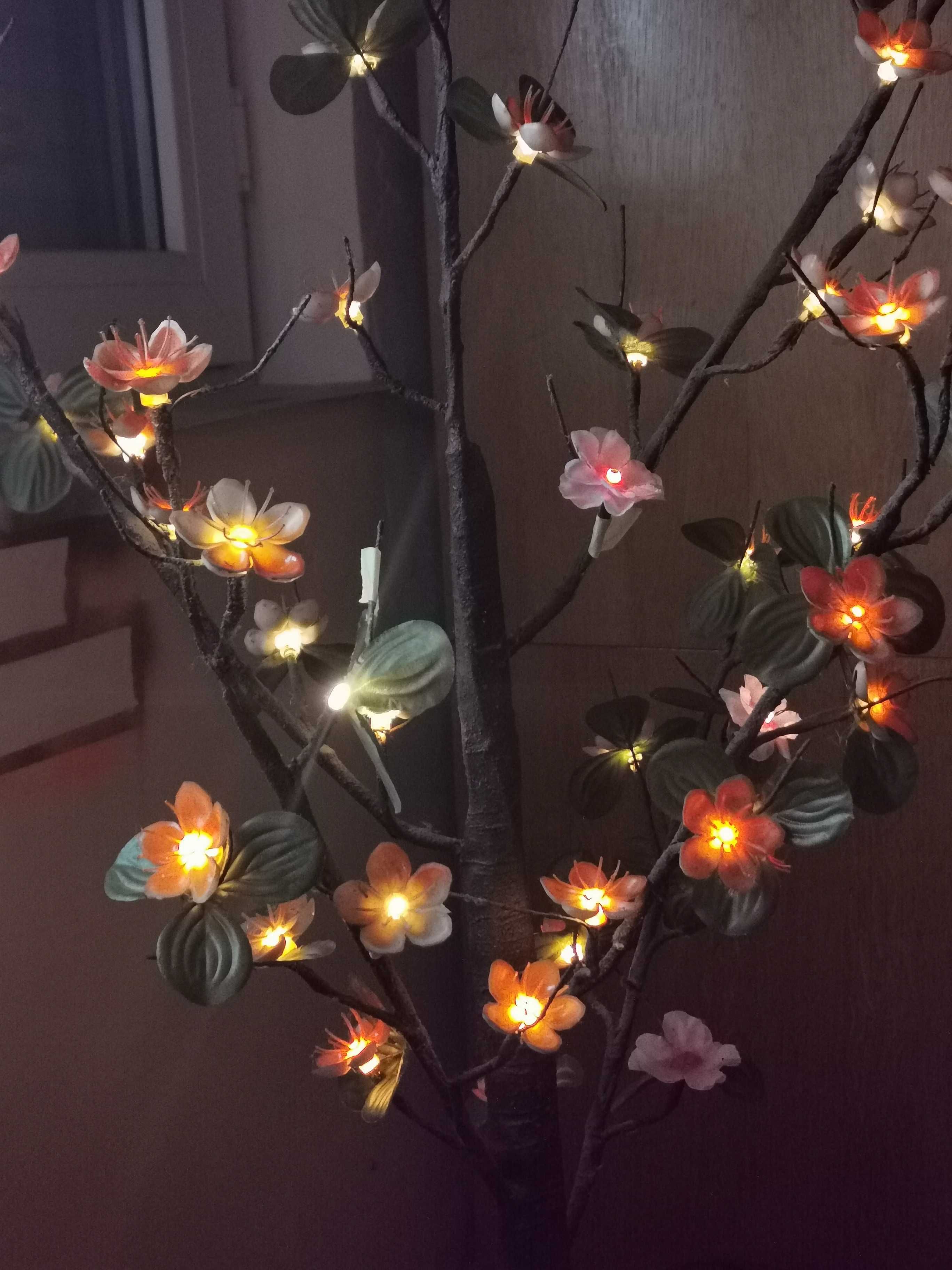 Декоративно светещо дърво