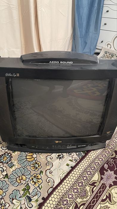 Телевизор старыи