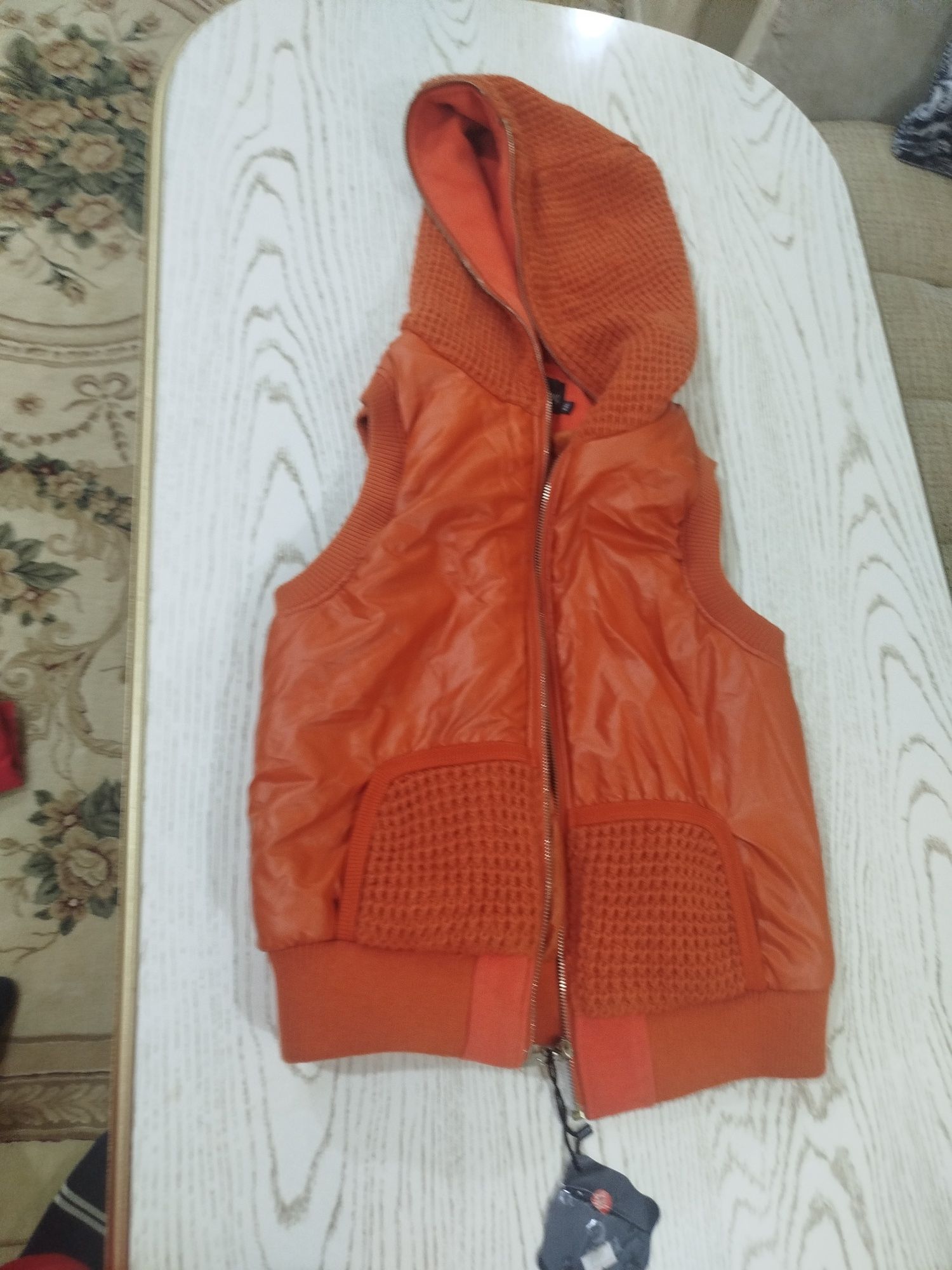 Продается куртки для девушек