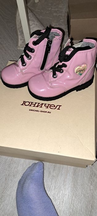 Продам обувь. Юничел  24 размер