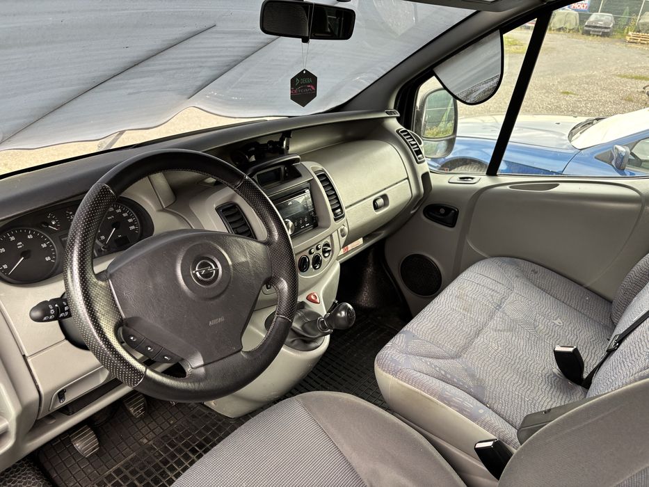 Opel vivaro 9 locuri
