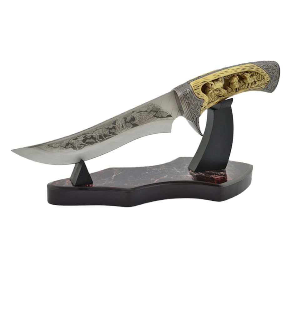 ловен нож колекционерски нож сувенир подарък на трофейна поставка