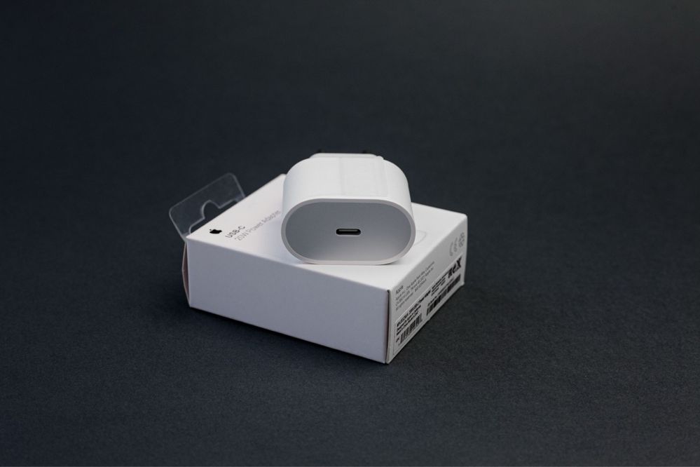 Оригинално зарядно/адаптер за/Apple iPhone/Айфон USB-C 20W FastCharge