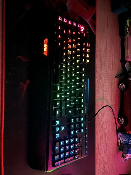 Tastatura RGB Gaming Logitech G910 stare foarte buna !