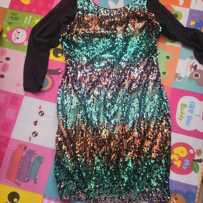 Рокля пайети голям размер