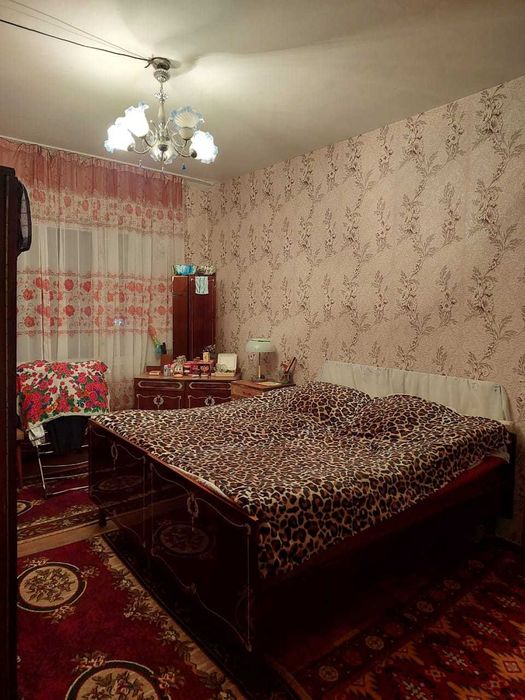 Квартира 5 комнатная, квартале 5/4, городе Ангрен, Ташкентской области